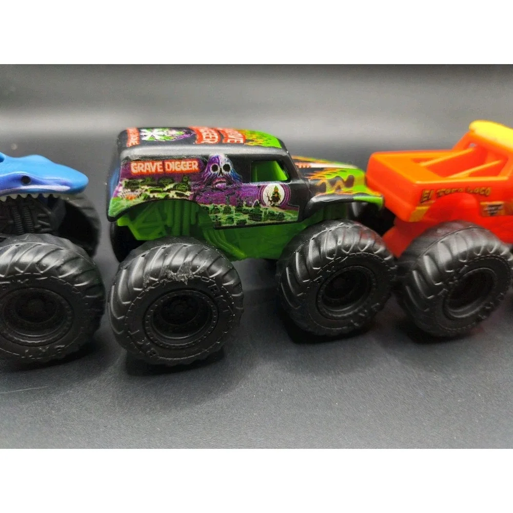 4-Spin Master Monster Jam 1:87 Scale Mini Collectible Monster Trucks 2024